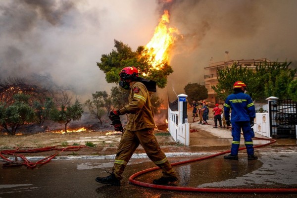 Φωτιές στην Ελλάδα: Πού έχει διακοπεί η κυκλοφορία των οχημάτων - Οι κυκλοφοριακές ρυθμίσεις στα πύρινα μέτωπα