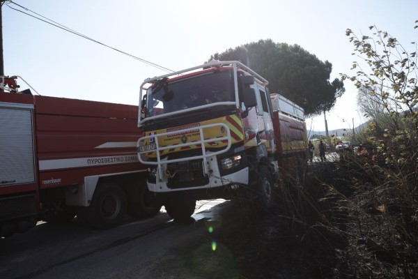 Σοκ στη Θεσσαλονίκη: Παρανάλωμα έγινε εν κινήσει όχημα - Κατάφερε και σώθηκε ο οδηγός