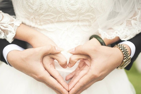 Σοκ για 27χρονη νύφη την πρώτη νύχτα του γάμου - Το μυστικό του γαμπρού