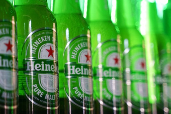 Heineken: Πούλησε για 1 ευρώ τις 7 ζυθοποιίες της και αποχωρεί οριστικά από τη Ρωσία