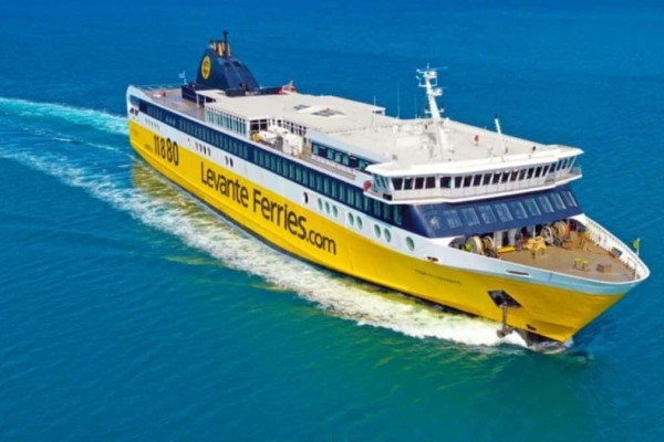 Τάσος Δούσης: Οι Εικόνες έφτασαν στη Κεφαλονιά με τη Levante Ferries