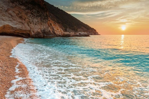 Σαν καρτ ποστάλ: Η ελληνική παραλία που αποκαλείται «μικρό κομμάτι του ουρανού»