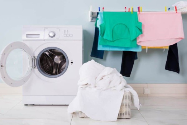 Ξεχάστε όσα ξέρατε: Τι δεν πρέπει να βάλεις ποτέ στο πλυντήριο ρούχων