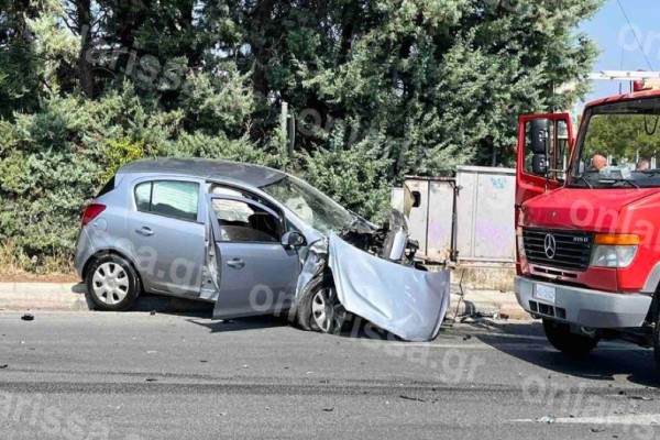 Σοκαριστικό τροχαίο στη Λάρισα με σύγκρουση δύο ΙΧ - Σοβαρά τραυματίας με πολλαπλά κατάγματα 59χρονος οδηγός (photos)