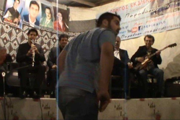 Άνδρας χορεύει το πιο επικό τσιφτετέλι που κυκλοφορεί στο ελληνικό Youtube - Άφωνοι άπαντες με τις φιγούρες του!