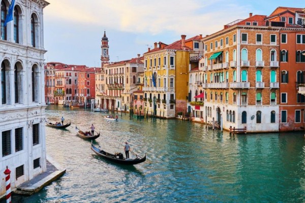 Unesco: «Κόκκινος συναγερμός» για τη Βενετία - Να ενταχθεί στη λίστα των απειλούμενων περιοχών πολιτιστικής κληρονομιάς