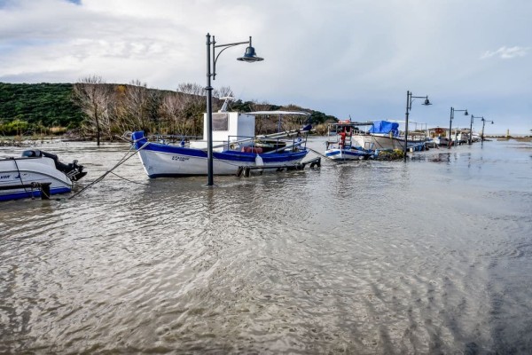 Καιρός σήμερα 8/9: Συνεχίζονται οι βροχές σε μεγάλο μέρος της χώρας - Νέα άνοδος της θερμοκρασίας