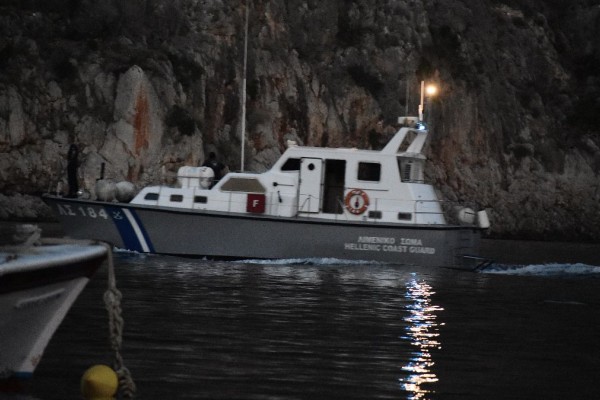 Ναυτικό ατύχημα ανοιχτά της Κεφαλονιάς: Συγκρούστηκαν δύο εμπορικά πλοία - Στις φλόγες το ένα (video)
