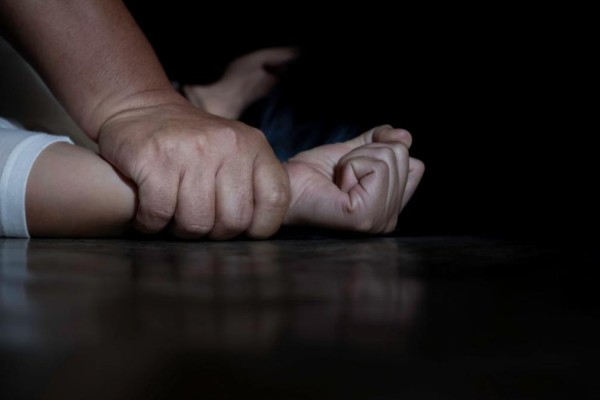 Σοκ στη Ρόδο: Γυναίκα καταγγέλλει τον πεθερό της για βιασμούς, εκβιασμούς και παρενοχλήσεις - Το βίντεο που έδωσε στους αστυνομικούς