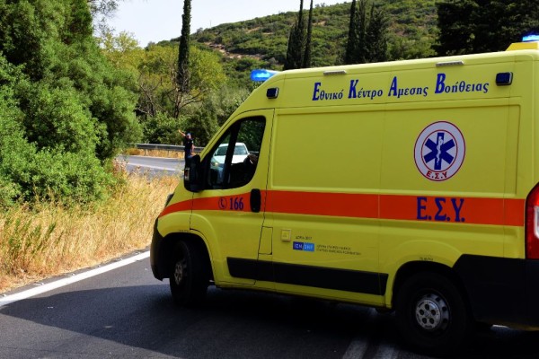 Τραγωδία στην Αθηνών - Κορίνθου: Νεκρή 28χρονη σε σύγκρουση μεταξύ ΙΧ και μηχανής 