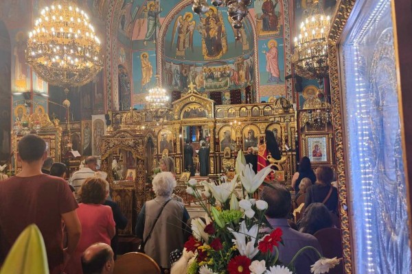 Άγιος Δημήτριος: Πλήθος κόσμου στον Ιερό Ναό των Αμπελοκήπων για να τον τιμήσουν