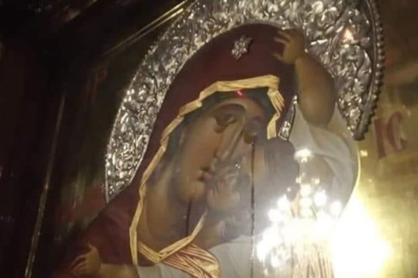 Χιλιάδες πιστών συρρέουν στην Πάτρα: Το θαύμα με την εικόνα της Παναγίας στην ιερά μονή Τίμου Σταυρού στην Ανθούπολη!
