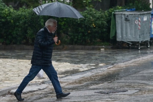 Έκτακτο δελτίο επιδείνωσης του καιρού από την ΕΜΥ - Οι περιοχές που θα δουν βροχές και καταιγίδες