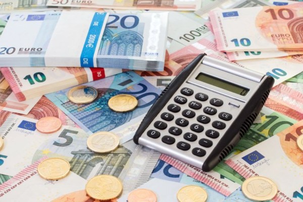 Φορολογικό νομοσχέδιο: Βάση τα 10.920 ευρώ για τους ελεύθερους επαγγελματίες – Στόχος η φοροδιαφυγή