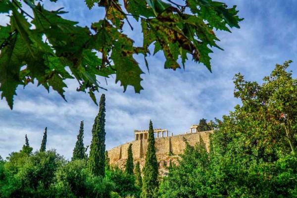 Καιρός σήμερα 28/10:  Υψηλές για την εποχή θερμοκρασίες - Πού θα βρέξει