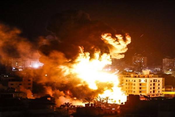 Πόλεμος στο Ισραήλ: Χτυπήθηκε νοσοκομείο και σχολείο στη Λωρίδα της Γάζας - Φόβοι για ακόμη και 500 νεκρούς