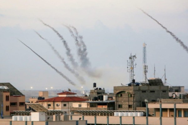 Σειρήνες πολέμου στο Ισραήλ: Αιφνίδια επίθεση με ρουκέτες από Παλαιστίνιους μαχητές της Χαμάς - Τουλάχιστον 10 νεκροί (videos)
