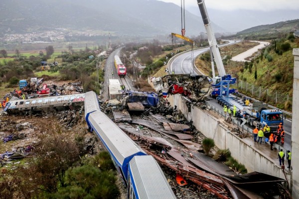 Νέα αποκάλυψη για την τραγωδία των Τεμπών: Ο μηχανοδηγός κατάλαβε ότι κινούταν σε λάθος γραμμή 