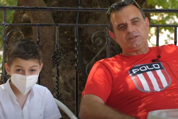 «Ραγίζει» καρδιές ο 7χρονος Δημήτρης: Διαγνώσθηκε με óγκo στον εγκέφαλo, ολοκλήρωσε τις χημειοθεραπείες και επέστρεψε σπίτι του