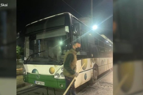Πέταξαν μολότoφ σε λεωφορείο εν κινήσει - Δεν υπήρξαν τραυματισμοί