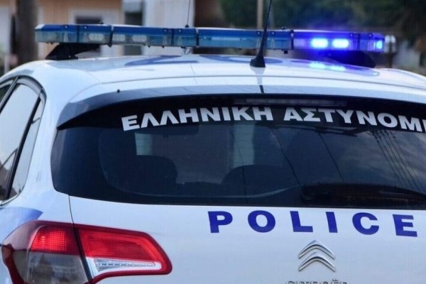 Αμπελόκηποι: Διαρρήκτης εισέβαλε σε διαμέρισμα και επιτέθηκε με μαχαίρι σε αστυνομικούς