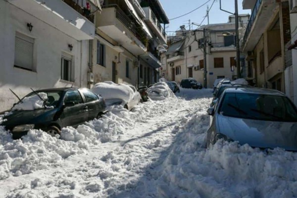 Τα πάντα θα «ντυθούν» στα λευκά: Χιόνια και πολύ χαμηλές θερμοκρασίες προβλέπουν τα Μερομήνια