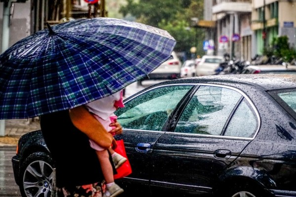 Καιρός σήμερα 5/12 - Σε ισχύ το νέο έκτακτο δελτίο: Επιδείνωση από το βράδυ με καταιγίδες και πτώση θερμοκρασίας - Θα χτυπηθεί σφοδρά και η Αττική (video)