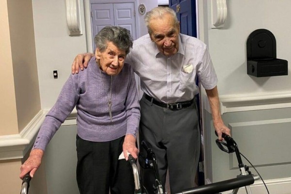 Είναι 101 κι 103 ετών και μόλις γιόρτασαν 82 χρόνια γάμου: «Δεν υπάρχει αφεντικό στη σχέση μας - Το μυστικό για να κρατήσει είναι...»