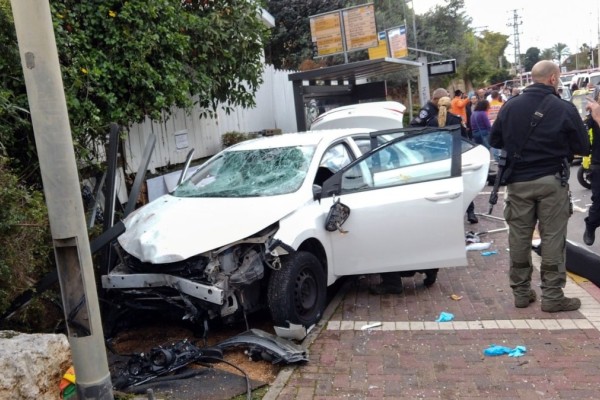 Συναγερμός στο Τελ Αβίβ: Αυτοκίνητο έπεσε πάνω σε πλήθος - Τουλάχιστον 17 τραυματίες (video)