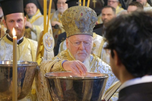 Οικουμενικό Πατριαρχείο: Δεν αποδέχεται τον γάμο ομόφυλων ζευγαριών - Η ανακοίνωση «καταπέλτης» για το ζήτημα που διχάζει (video)