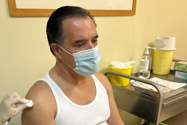 Άδωνις Γεωργιάδης: Έκανε το εμβόλιο κατά της Covid και στέλνει μήνυμα - «Έτσι θα σώσουμε ζωές» (photos)