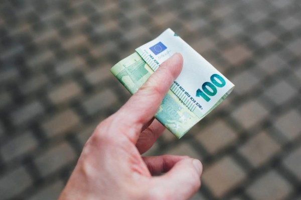 Αύξηση από 400 έως 1.500 ευρώ για σημαντικό επίδομα - Πότε θα πάρετε τα χρήματα