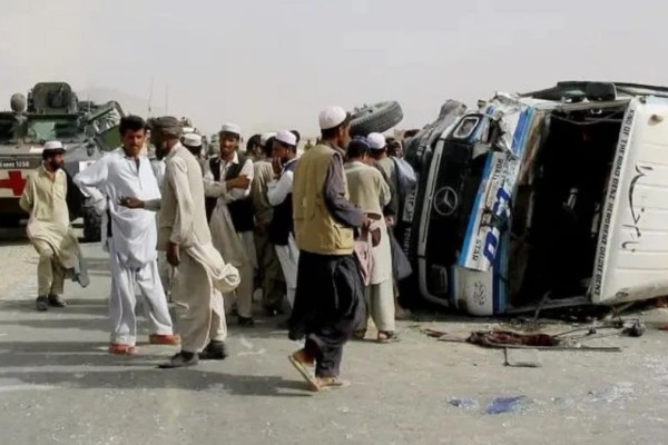 Τροχαίο δυστύχημα στο Αφγανιστάν με 21 νεκρούς - Ενεπλάκησαν λεωφορείο, βυτιοφόρο και μοτοσικλέτα