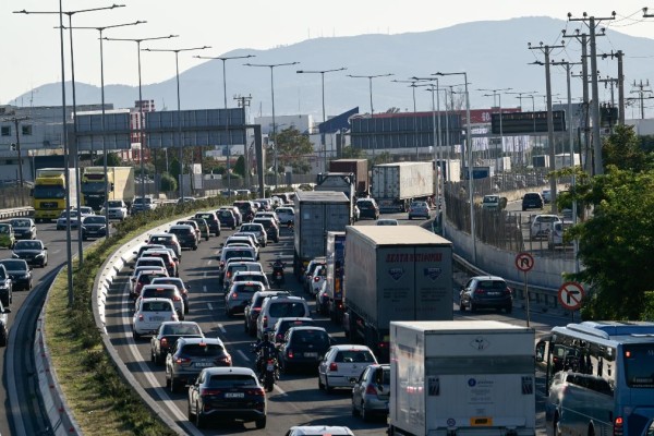 Κίνηση τώρα: «Έμφραγμα» σε Κηφισίας, Κηφισό και Αττική Οδό (χάρτης)