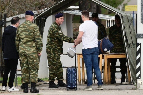 Σάλος με τη φημολογία μέσα από το στρατόπεδο για τον Στέφανο Κασσελάκη!