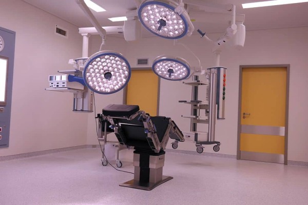 Νέα εποχή στα νοσοκομεία: Στο «Παπαγεωργίου» το πρώτο απογευματινό χειρουργείο