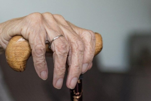 Αλμυρός: «Σούπερ» γιαγιά παγίδεψε σπείρα που επιχείρησε να την εξαπατήσει