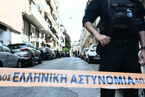 Ανθρωποκτονία στα Πατήσια: Προηγήθηκε άγριος καβγάς στο σπίτι - Νέα στοιχεία για το θύμα και τον δράστη