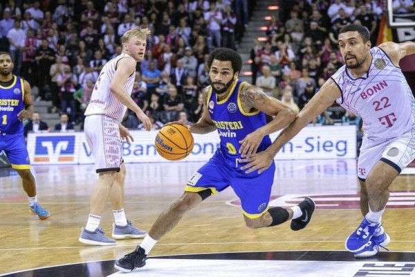 Basketball Champions League: Θρίαμβος για το Περιστέρι στη Γερμανία και ιστορική πρόκριση στο Final Four (video)