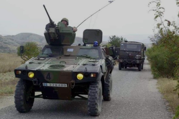 Ανατροπή στρατιωτικού οχήματος στην εθνική οδό Αθηνών - Λαμίας