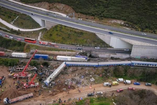 Νέες αιχμές από την ευρωπαία εισαγγελέα για τα Τέμπη: «Πόσες τραγωδίες χρειάζονται για να καταλάβουμε ότι η διαφθορά σκοτώνει;»