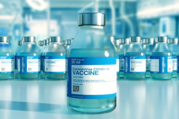 Κορωνοϊός: Σοκ με την παραδοχή από AstraZeneca για το εμβόλιο - «Μπορεί να προκαλέσει παρενέργειες»
