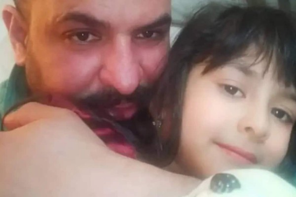 «Δε θα συγχωρέσω ποτέ τον εαυτό μου» - Ραγίζει καρδιές ο Ιρακινός πατέρας που έχασε την 7χρονη κορούλα του στη Μάγχη