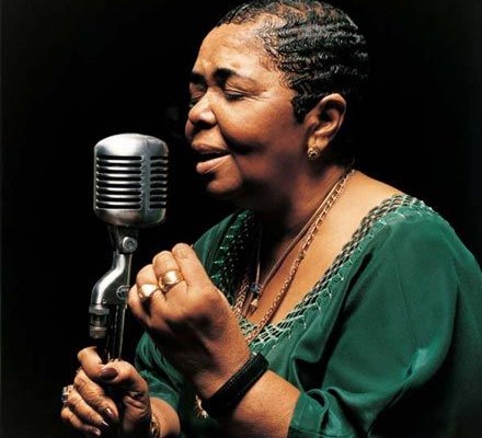 Η Cesaria Evora στο Θέατρο Βράχων