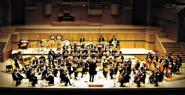 H Ορχήστρα των Χρωμάτων ερμηνεύει Μπαχ, Σοστακόβιτς και Γ. Δούση στον Παρνασσό