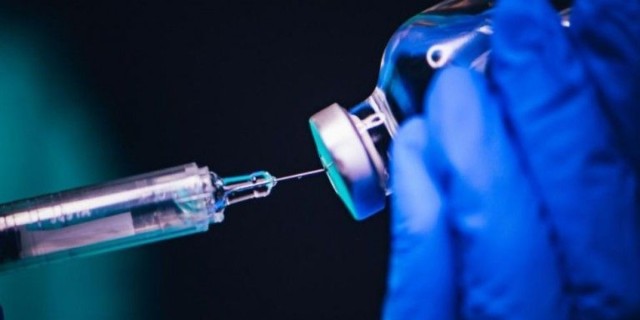 Υποχρεωτικός εμβολιασμός: Έληξε η προθεσμία για τους άνω των 60! Πρόστιμα 100 ευρώ μηνιαίως - Ποιοι εξαιρούνται (Video)