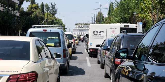 Νέο κυκλοφοριακό κομφούζιο: Ποιοι δρόμοι θα είναι κλειστοί την Κυριακή (2/10) στην Αθήνα