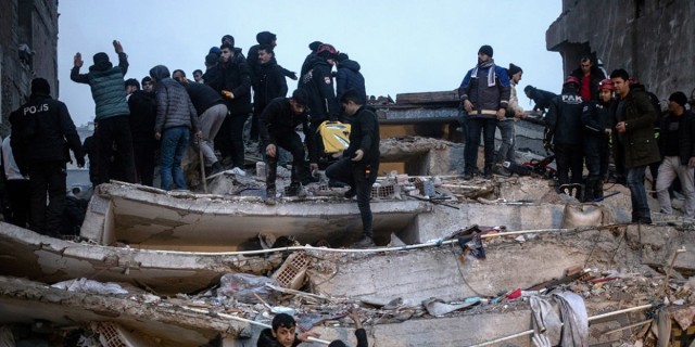 Σεισμός στην Τουρκία: Αποθέωση στους Έλληνες από τον Τούρκο πρέσβη στο Βερολίνο - «Σας ευγνωμονούμε»