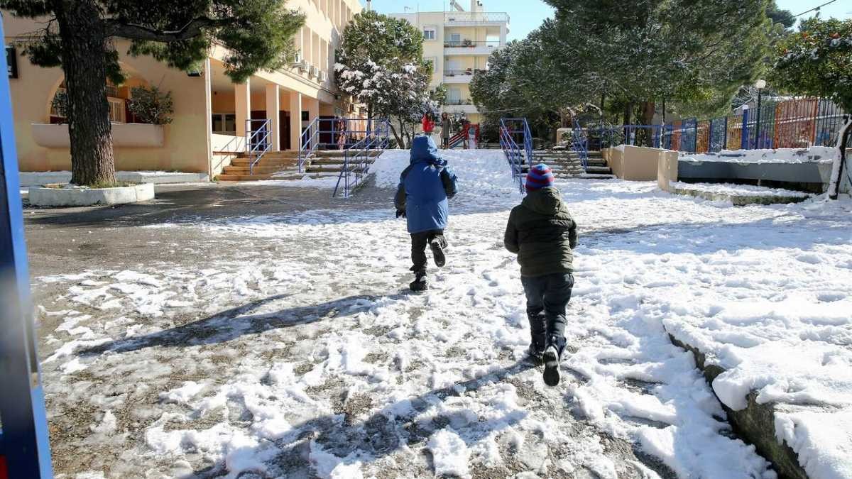 Κακοκαιρία "Μήδεια": Ποια σχολεία θα παραμείνουν κλειστά την Τρίτη (16/02)  - Ελλάδα - Athens magazine