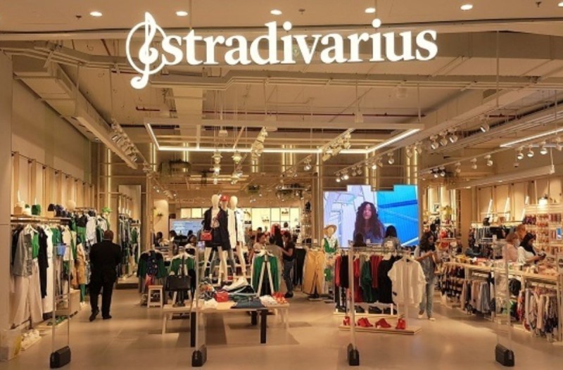 Stradivarius: Αγόρασε γούνινη τσάντα σε τιμή έκπληξη!